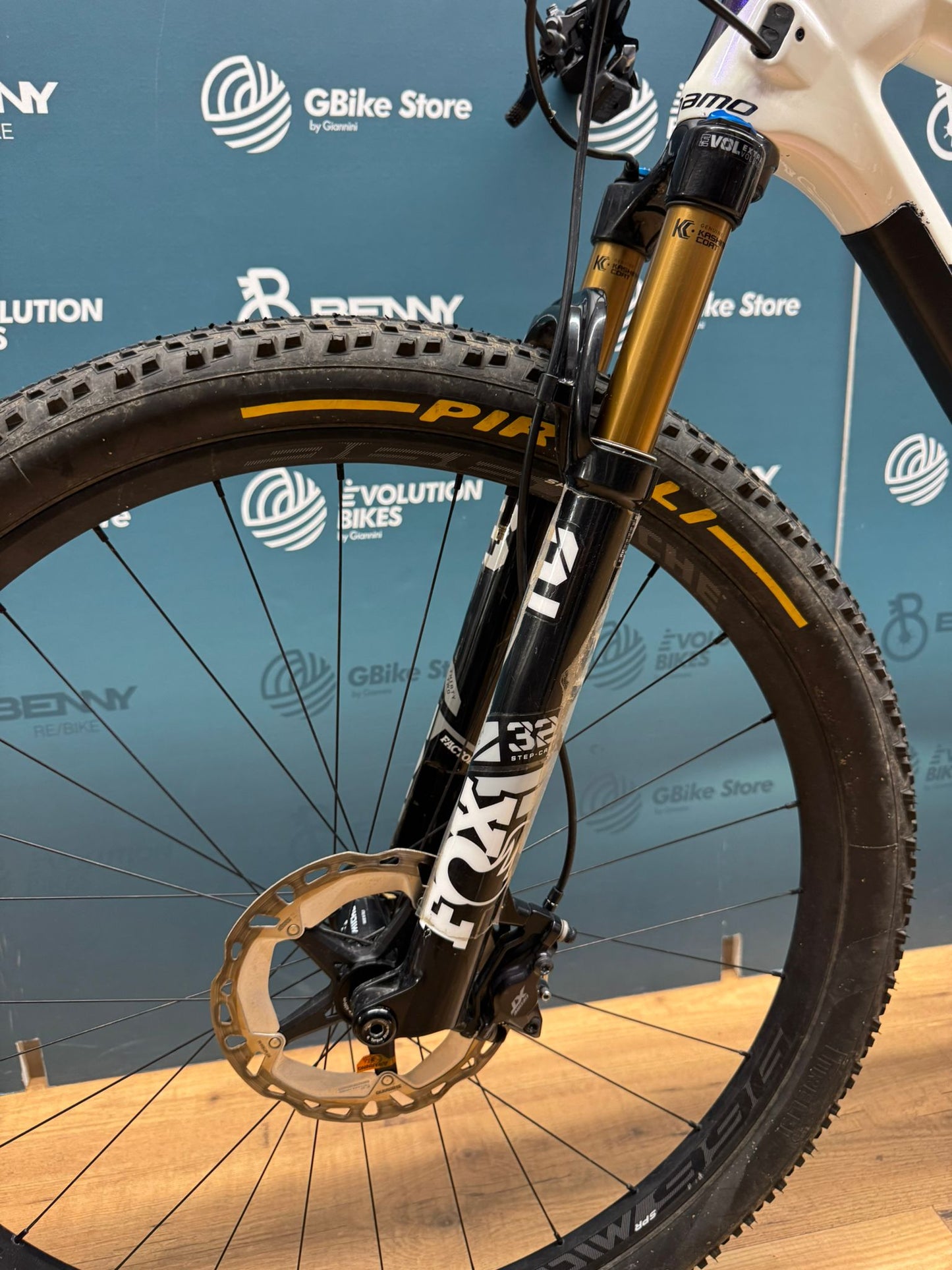 Tamaño Megamo Factory AXS L - Usado