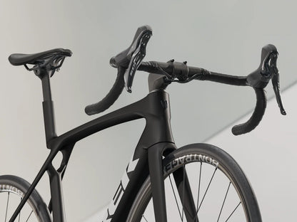 Trek Madone SL 5. januar 8 (2025)