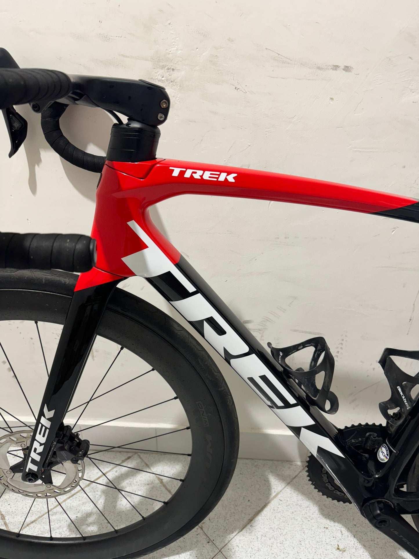 Trek ÉmONDA SL 6 Pro Disc DI2 Storlek 56 - Används