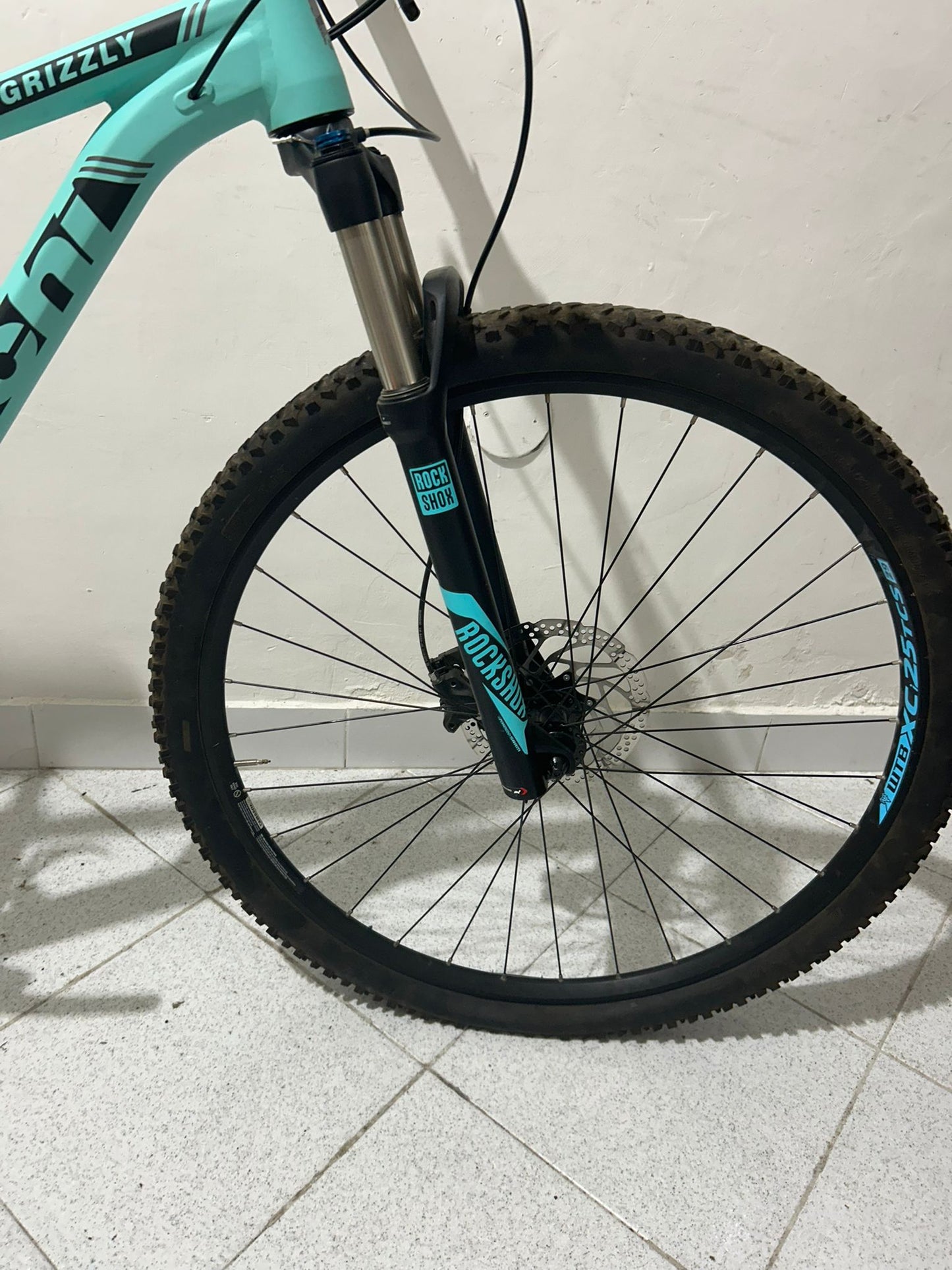 Vit grizzly storlek 17 " - används