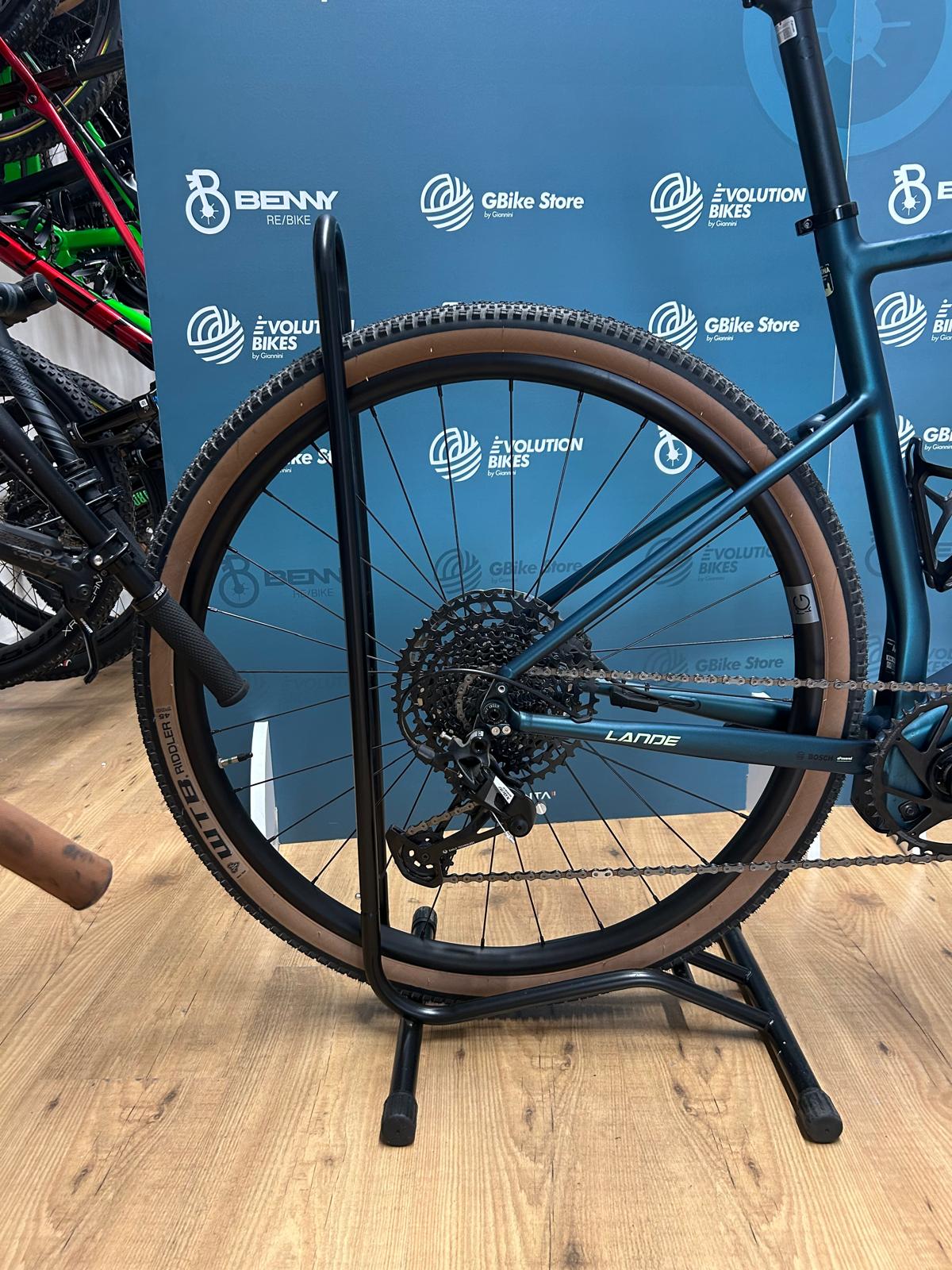 Rozmiar Megamo Lande (25) M - Test demo