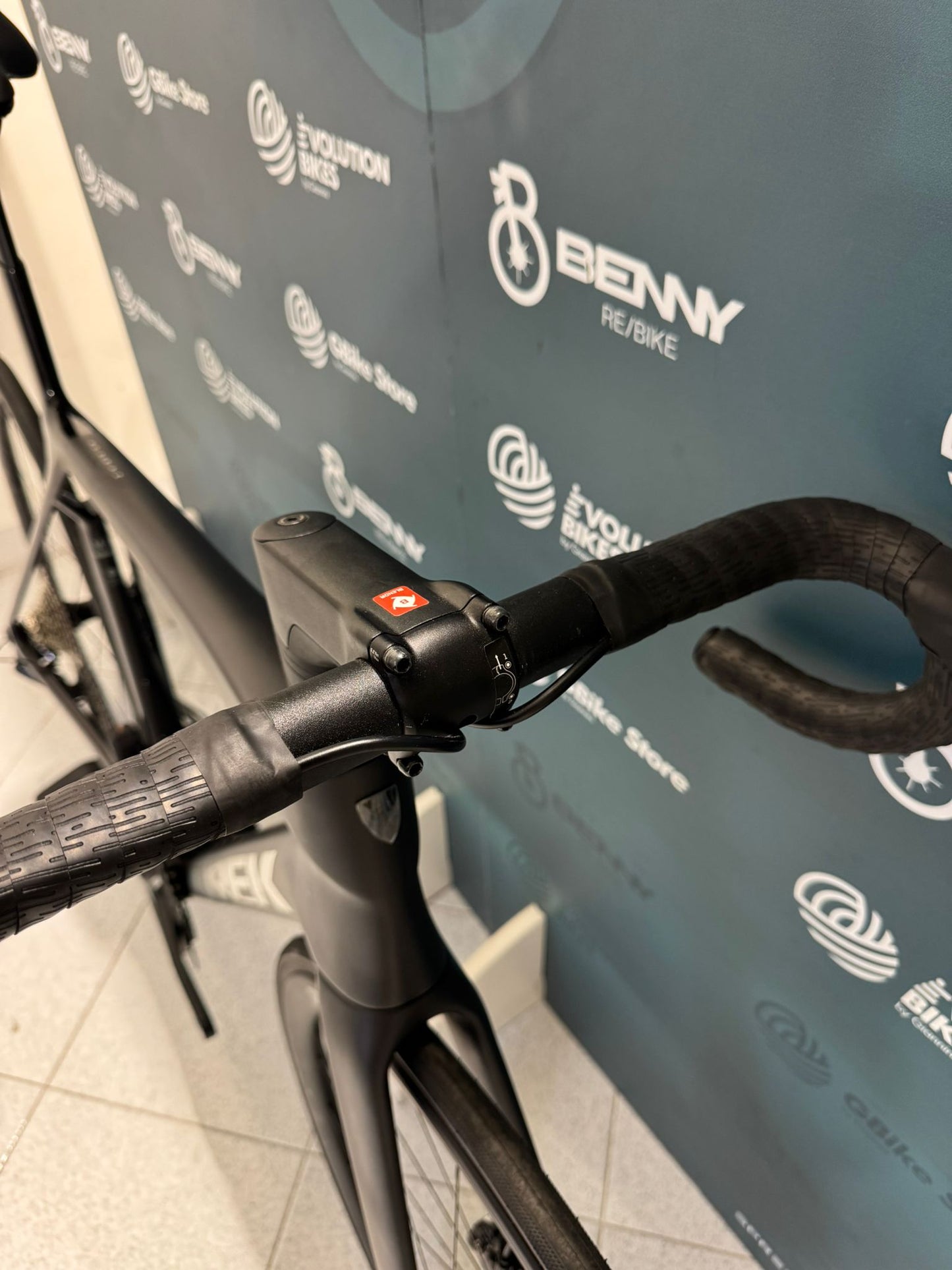 Trek Madone SL 6. 8. Januar 2025 Größe ML – Demo