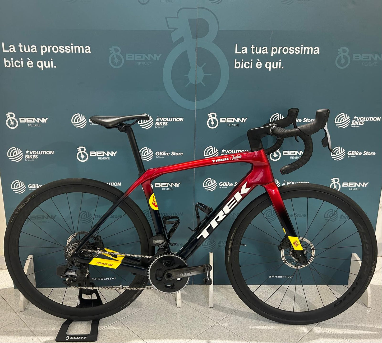 Trek Domane SLR 7 AXS RD-BL Taglia 54 - Usata