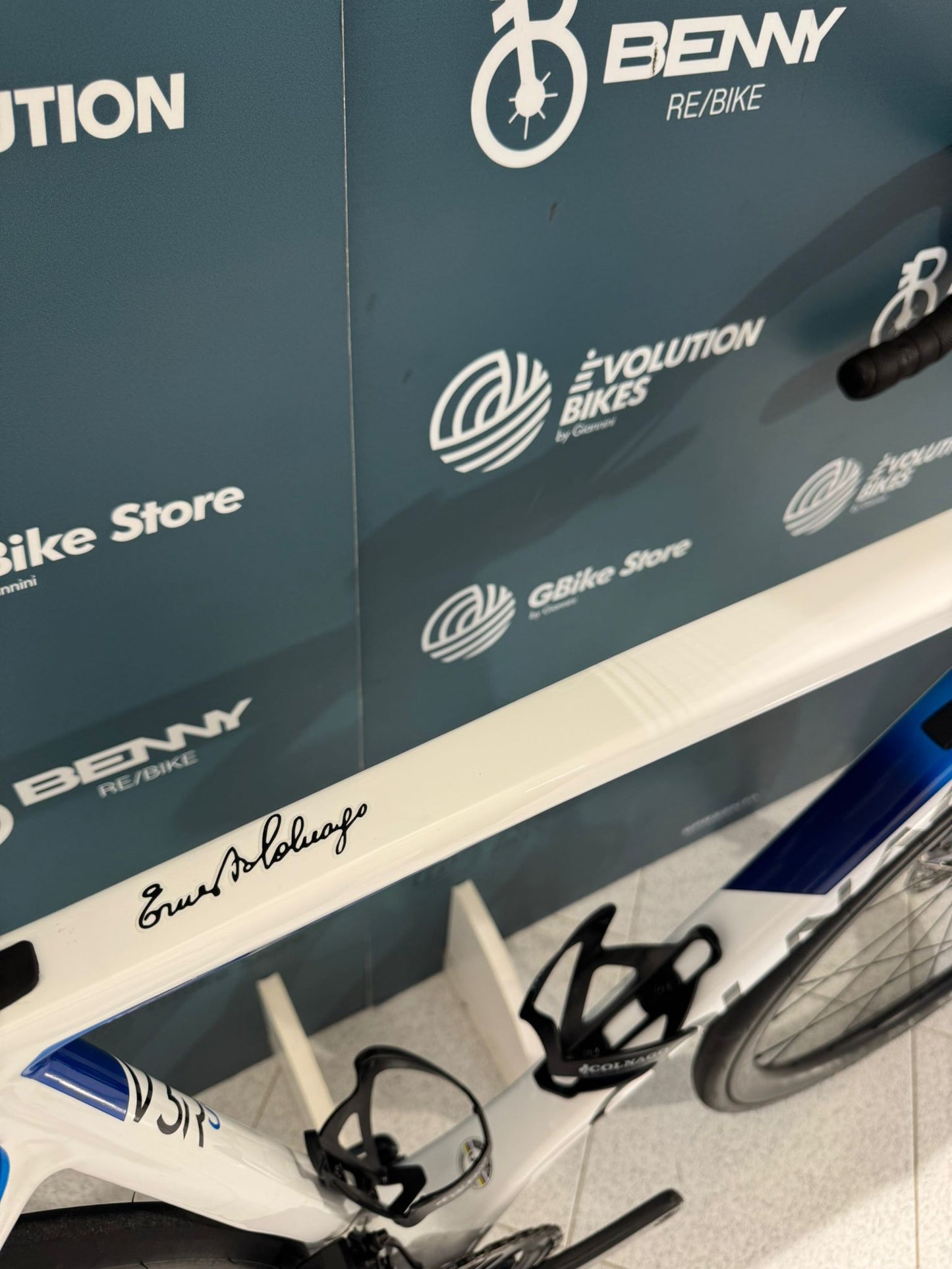 Colnago V3Rs Red AXS Size 52S - Used