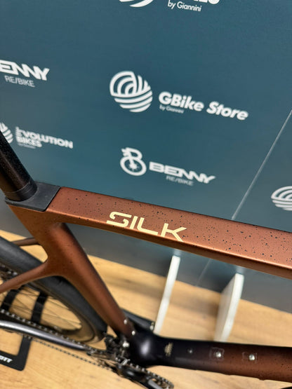 Megamo Silk 08 Rozmiar XL - Używany