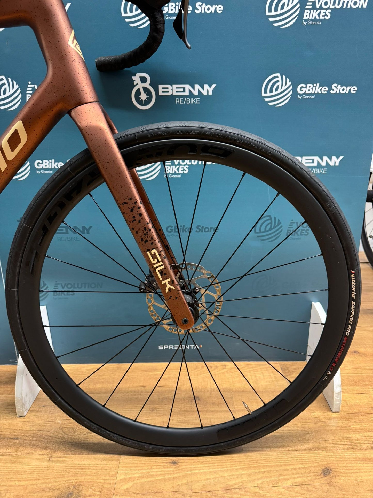 Megamo Silk 08 Rozmiar XL - Używany