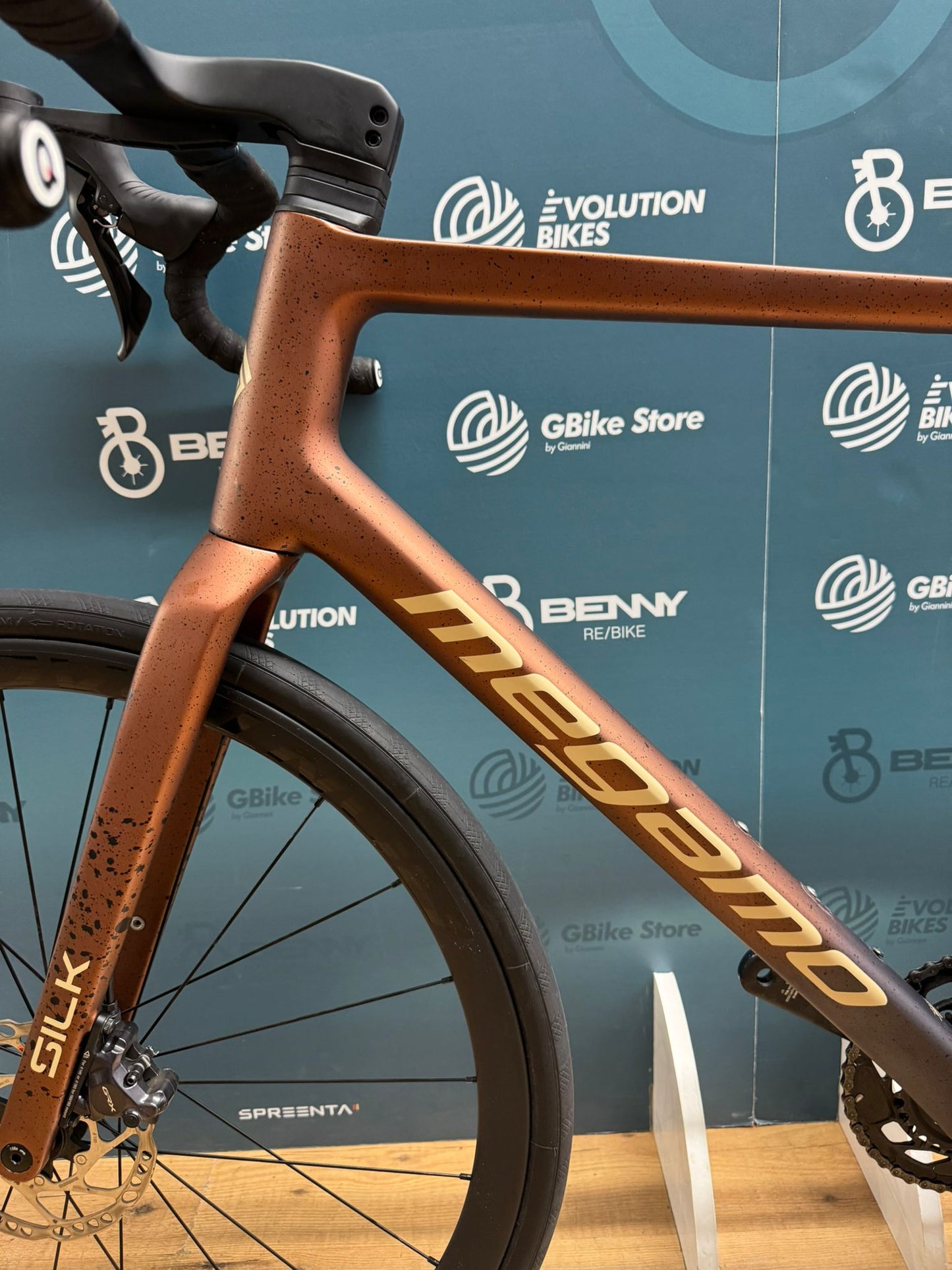 Megamo Silk 08 Rozmiar XL - Używany