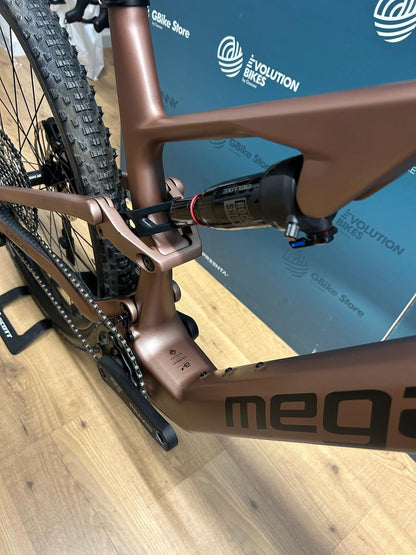 Megamo Nativo 10 Tamaño L - Usado