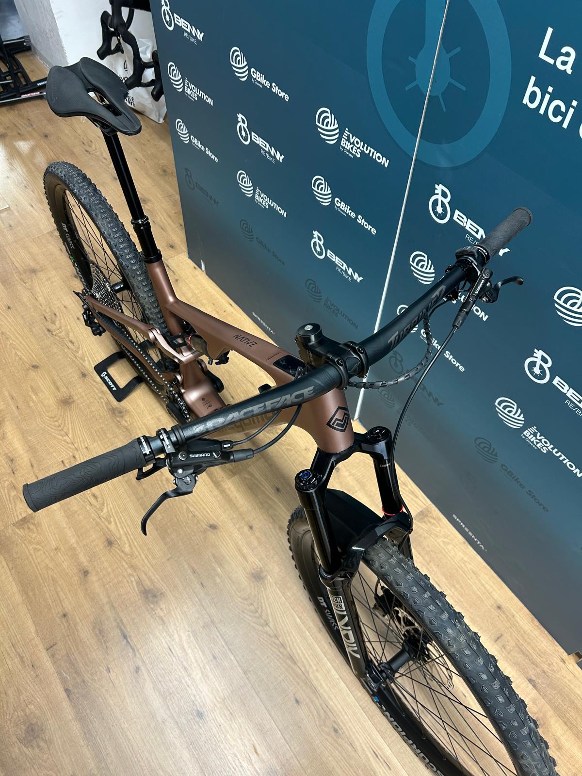 Megamo Nativo 10 Tamaño L - Usado