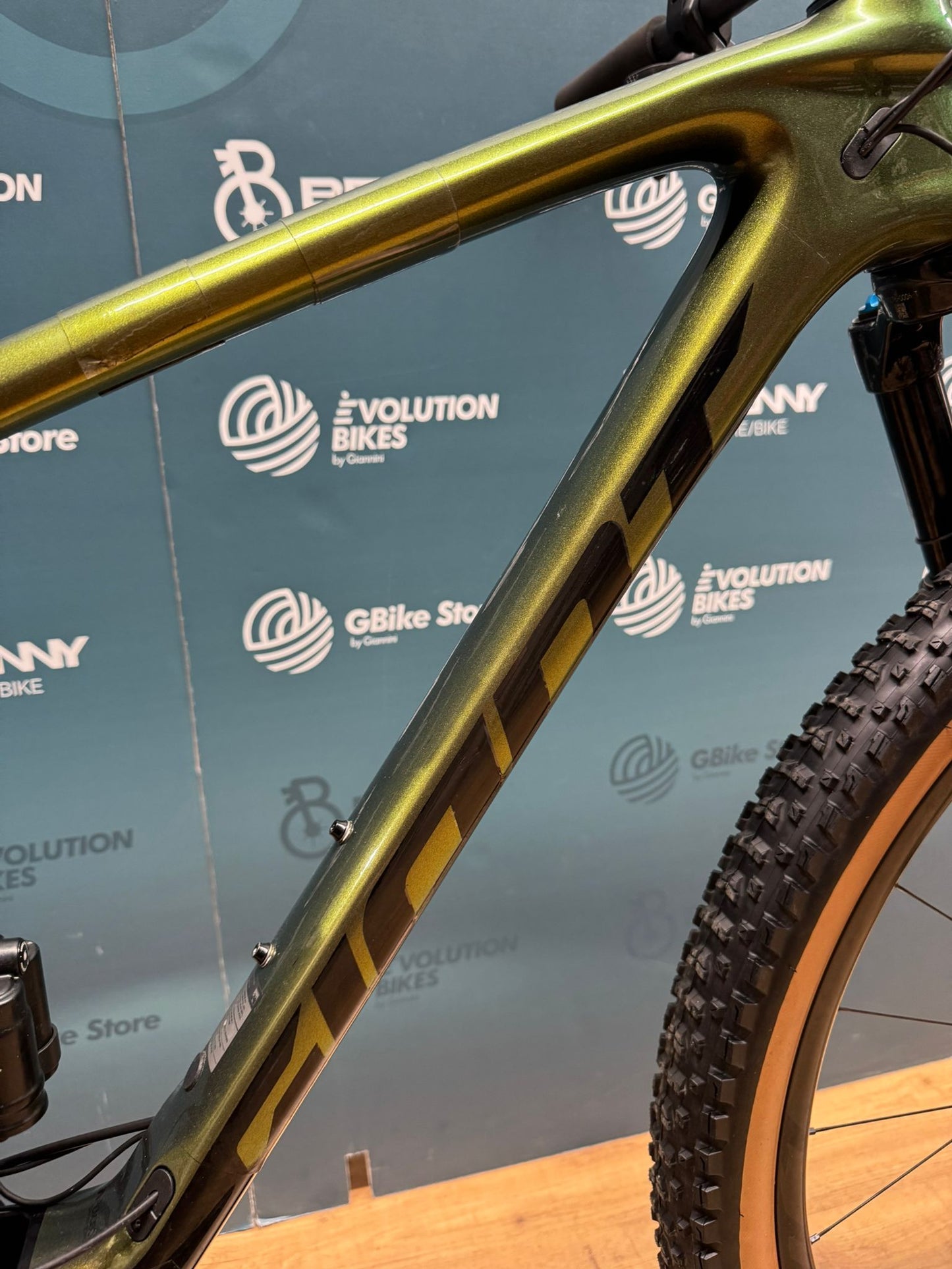 Hymne géant Pro 1 taille L - Utilisé