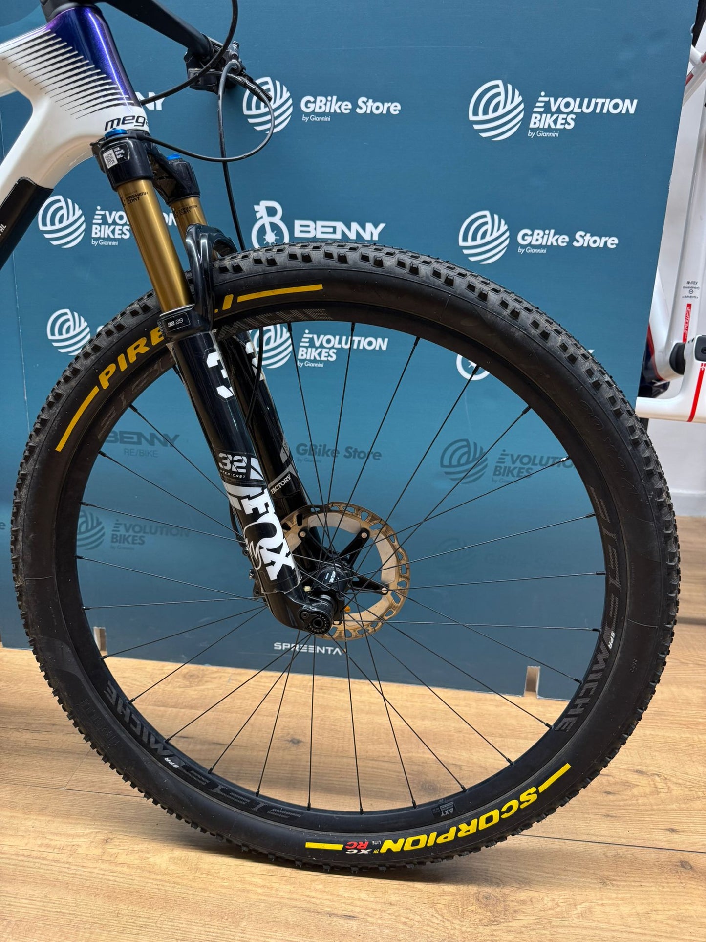 Tamaño Megamo Factory AXS L - Usado