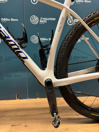 Tamaño Megamo Factory AXS L - Usado