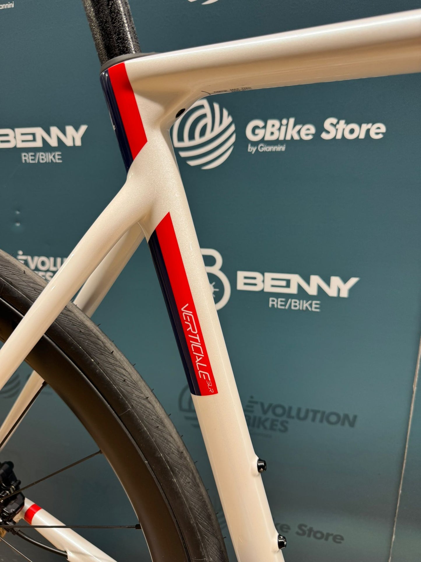 Wilier Verticale Tamaño SLR Ultegra Di2 L - Usado