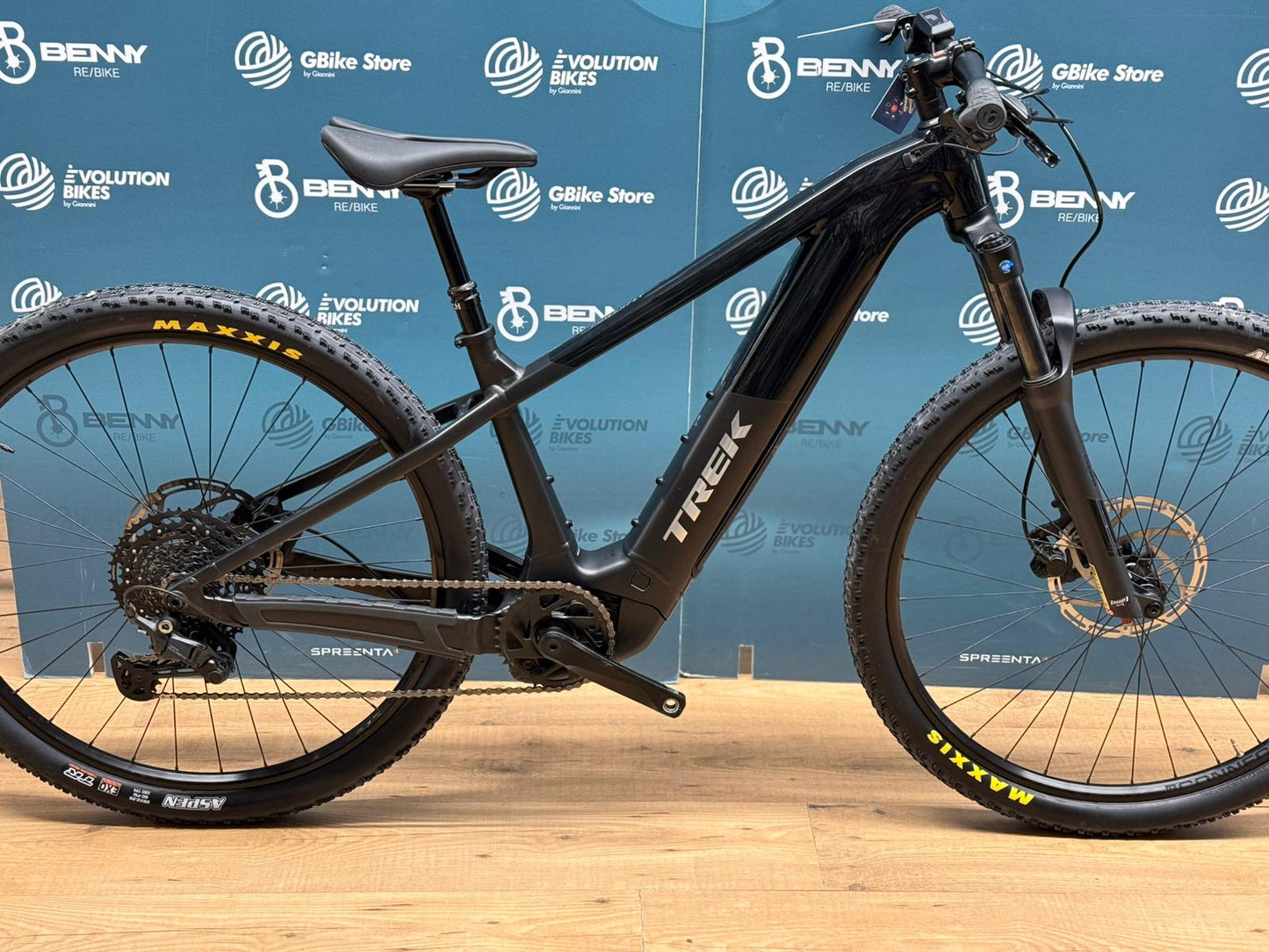 Powerfly+ 4 Gen 5 - DEMO TEST 1454km - Size M