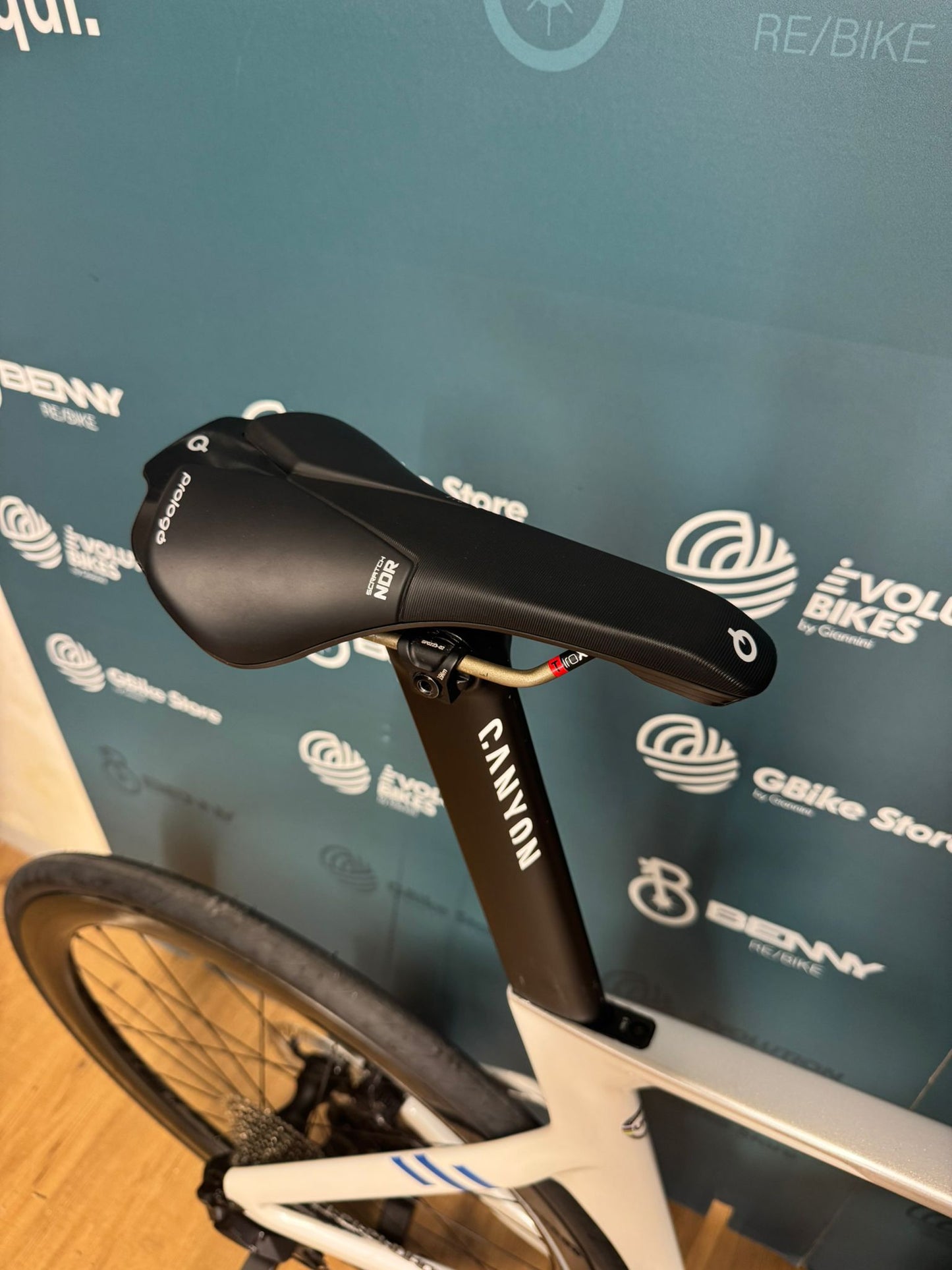 Rozmiar Canyon Aeroad CF SLX 8 M - Używany