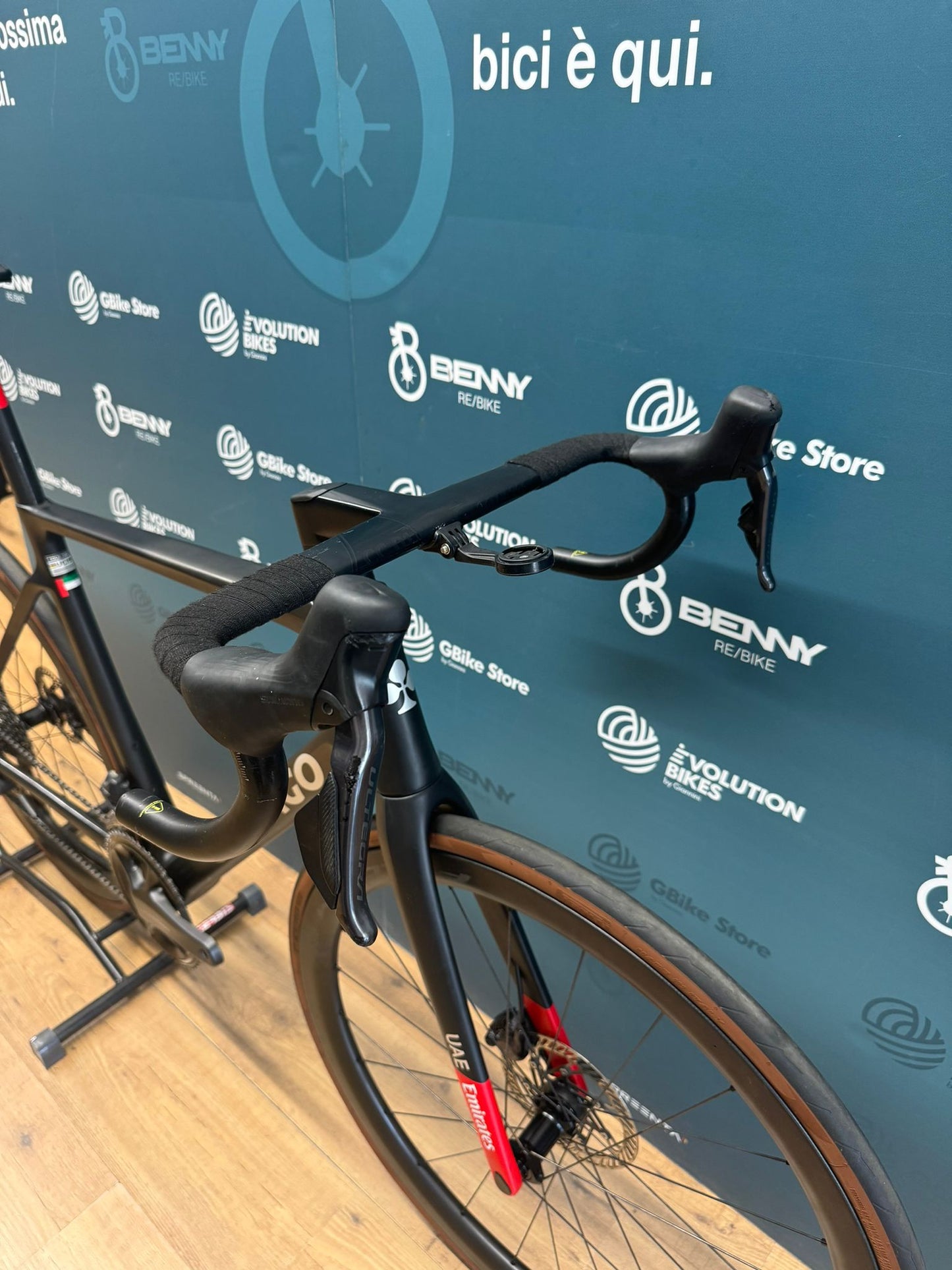 Colnago V4RS UAE EMIRATES Taille 530 - Utilisé